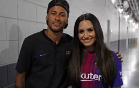 Neymar e Demi Lovato vivem clima de romance 
