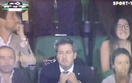 Bruno de Carvalho na tribuna festeja golo do Sporting