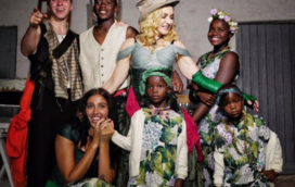 Antes de se mudar para Lisboa, Madonna tem "noite épica" e partilha foto rara com todos os filhos