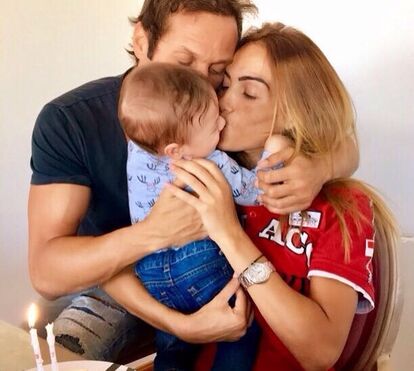 Liliana e Zeca celebram 9 meses de Salvador, na praia, com declaração apaixonada