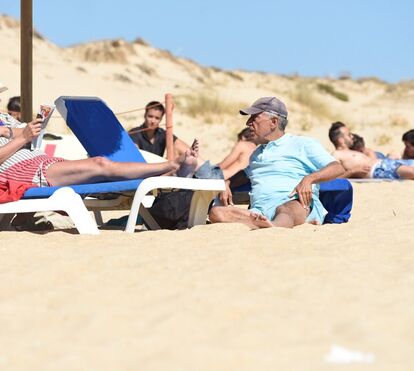 FOTOS EXCLUSIVAS: Marcelo com a namorada Rita Amaral na praia