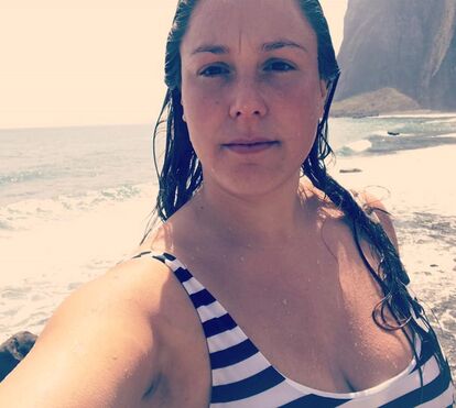 Joana Machado Madeira mostra-se de biquíni pela primeira vez após operação às maminhas
