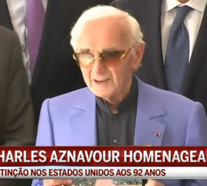 Cantor Charles Aznavour homenageado aos 92 anos