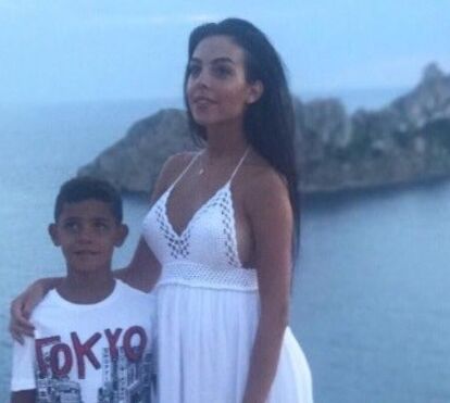 Georgina assume-se cada vez mais como mãe de Cristianinho