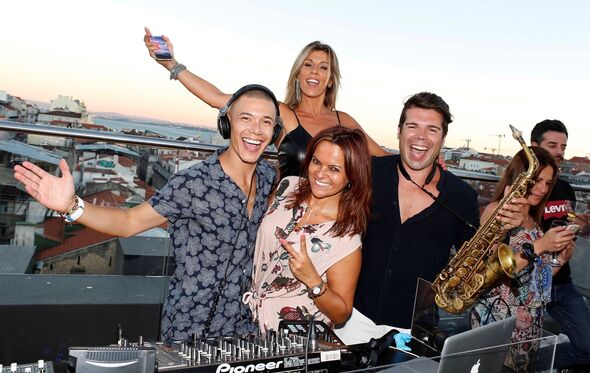 Carla Maximiano, Sunset Hotel Mundial