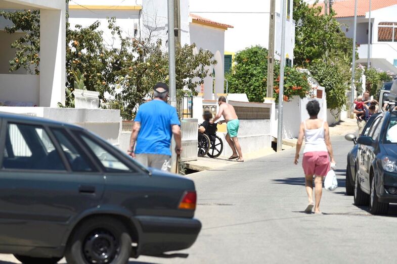 passos coelho, laura ferreira, manta rota, familiar, doença