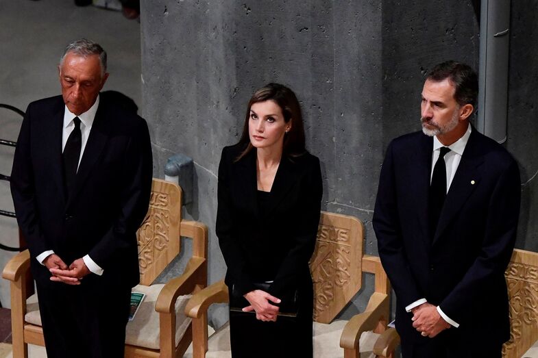 Marcelo, Letizia e Felipe em Barcelona depois do atentado 