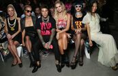 Nicky Hilton, Paris Hilton, Fedez eChiara Ferragni no desfile de Jeremy Scott