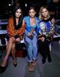 Vanessa Hudgens, Isabela Moner e Ashley Benson em Jeremy Scott