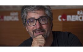 A opinião de um escritor famoso sobre Nuno Markl: "É desajeitado, gagueja, tropeça… Pouco ou nada lhe assenta"