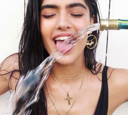 Modelo inspira-se em Frida Kahlo e conquista internet