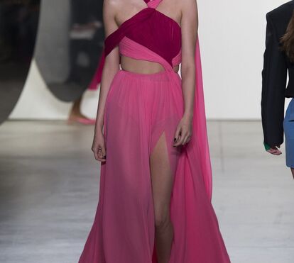 Prabal Gurung: cor e folhos                  