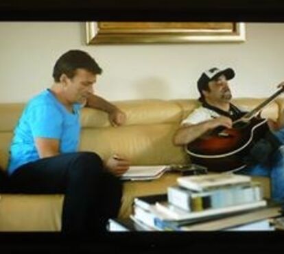 No momento em que é acusado de plágio, Ricardo Landum casa-se e tem como padrinhos Tony Carreira e Ágata