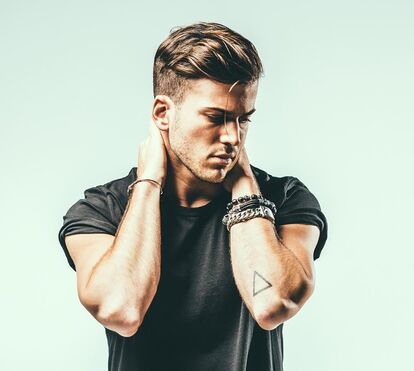 David Carreira deixa as fãs loucas com corpo musculado