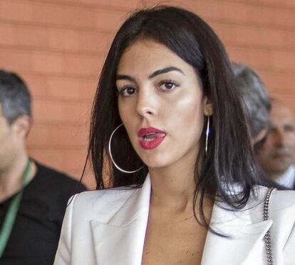 Na reta final da gravidez, Georgina começa o dia a dançar salsa
