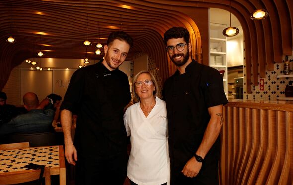 Justa Nobre, à justa, ajuda, restaurante