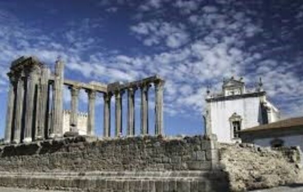 Évora