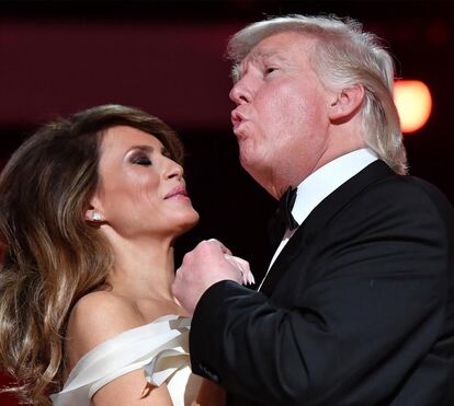 Donald Trump trai mulher com atriz de filmes para adultos