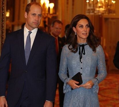Kate mostra barriguinha na primeira aparição após revelar gravidez
