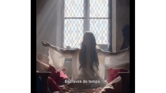 Destroçada. Madalena Aragão filma-se a chorar pela avó que morreu sozinha de covid-19 e comove redes sociais