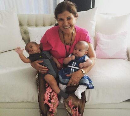 Dolores Aveiro sente-se inspirada nas redes sociais e faz cartão de Natal original