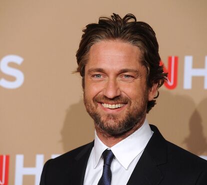 Ator Gerard Butler hospitalizado depois de acidente de mota