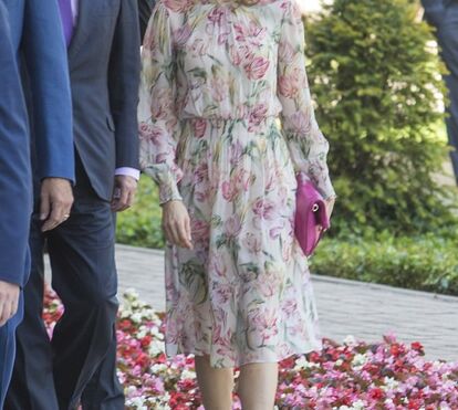 Letizia rendida à moda acessível. Veja as propostas 'low cost' da rainha de Espanha