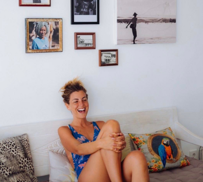 Ousada, Jessica Athayde mostra-se nua em Bali