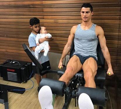 Machista? Cristiano ensina filhos rapazes que 'talento, trabalho e dedicação são única forma de chegar a nº 1'