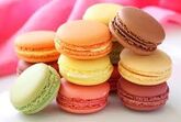 eclairs, duchesse e macarons