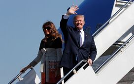 O casaco de 4 mil euros de Melania Trump