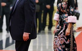 Melania Trump num coordenado floral