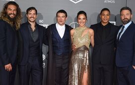 Estreia mundial de 'Liga da Justiça': cumplicidade na festa dos super-heróis