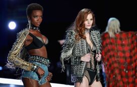 Maria Borges aquece pela 5.ª vez consecutiva o desfile da Victoria's Secret 