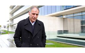 O desabafo de Rodrigo Guedes de Carvalho que admite não saber "como arranjar maneira de sobreviver às facadas"