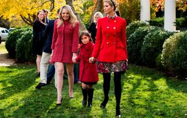 Os looks requintados de Melania e Ivanka Trump no Thanksgiving da Casa Branca