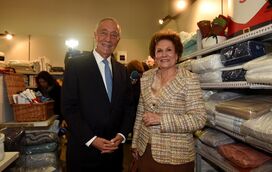 Fica em casa! Ex-Presidente Cavaco Silva não vai às comemorações do 25 de Abril