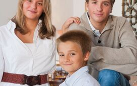 Como eles cresceram! Filhos de D. Duarte arrasam no Baile de Debutantes, em Paris