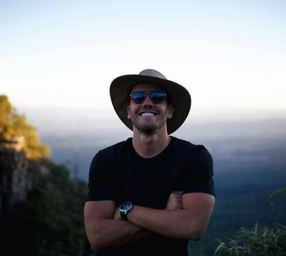 Enquanto Pedro Teixeira brincava às escondidas com Rita Pereira, Sara Matos divertia-se na noite