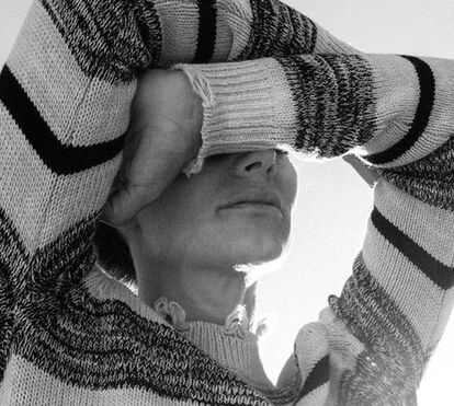 Finalmente elas abriram o closet para vestir as roupas quentinhas!