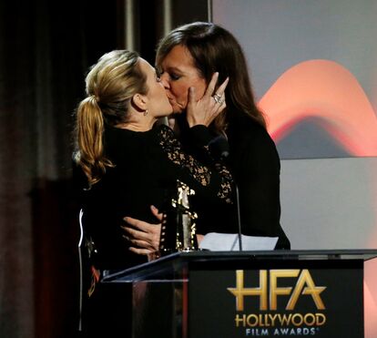 Kate Winslet protagoniza momento da gala dos Hollywood Movie Awards