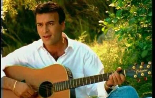 Tony carreira, solidariedade, guitarra