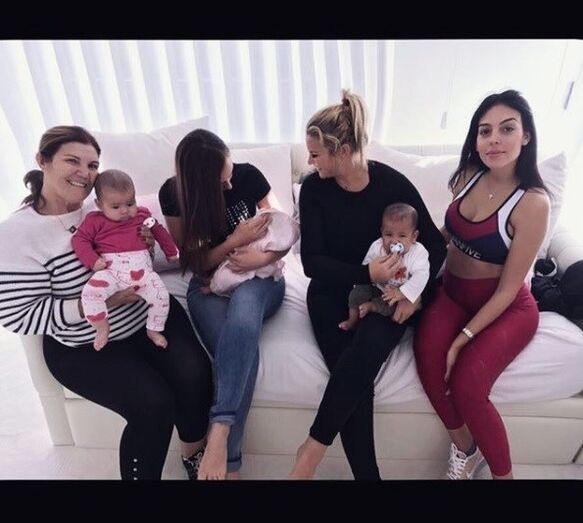 A fotografia de família partilhada por Georgina Rodríguez