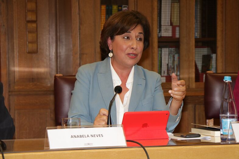 Alberta Marques Fernandes, Mulheres na Política - Retratos na Primeira Pessoa