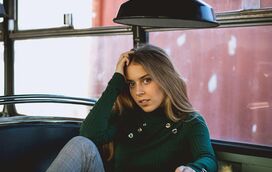 Aos 18 anos, a filha de Tony Carreira não dispensa bons truques de maquilhagem