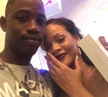 Depois de passarem o Natal juntos, primo de Rihanna é assassinado 