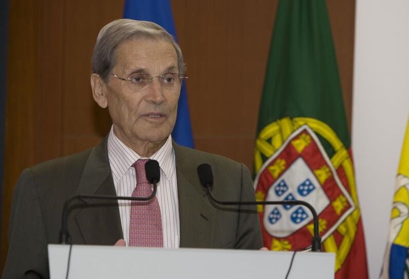 Belmiro de azevedo, herdeiros, sonae, paulo, cláudia, nuno, fortuna, império