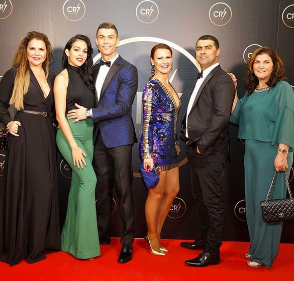 cristiano ronaldo, katia, elma, dolores, gala cr7