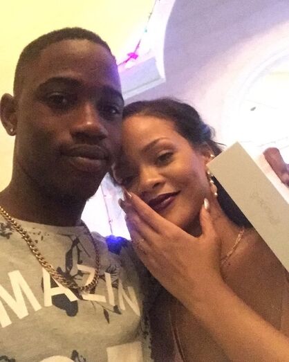 Rihanna, primo 