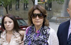 Assassino de Carlos Castro: Renato Seabra ajuda na Missa e trabalha durante a semana na fábrica de roupa da prisão